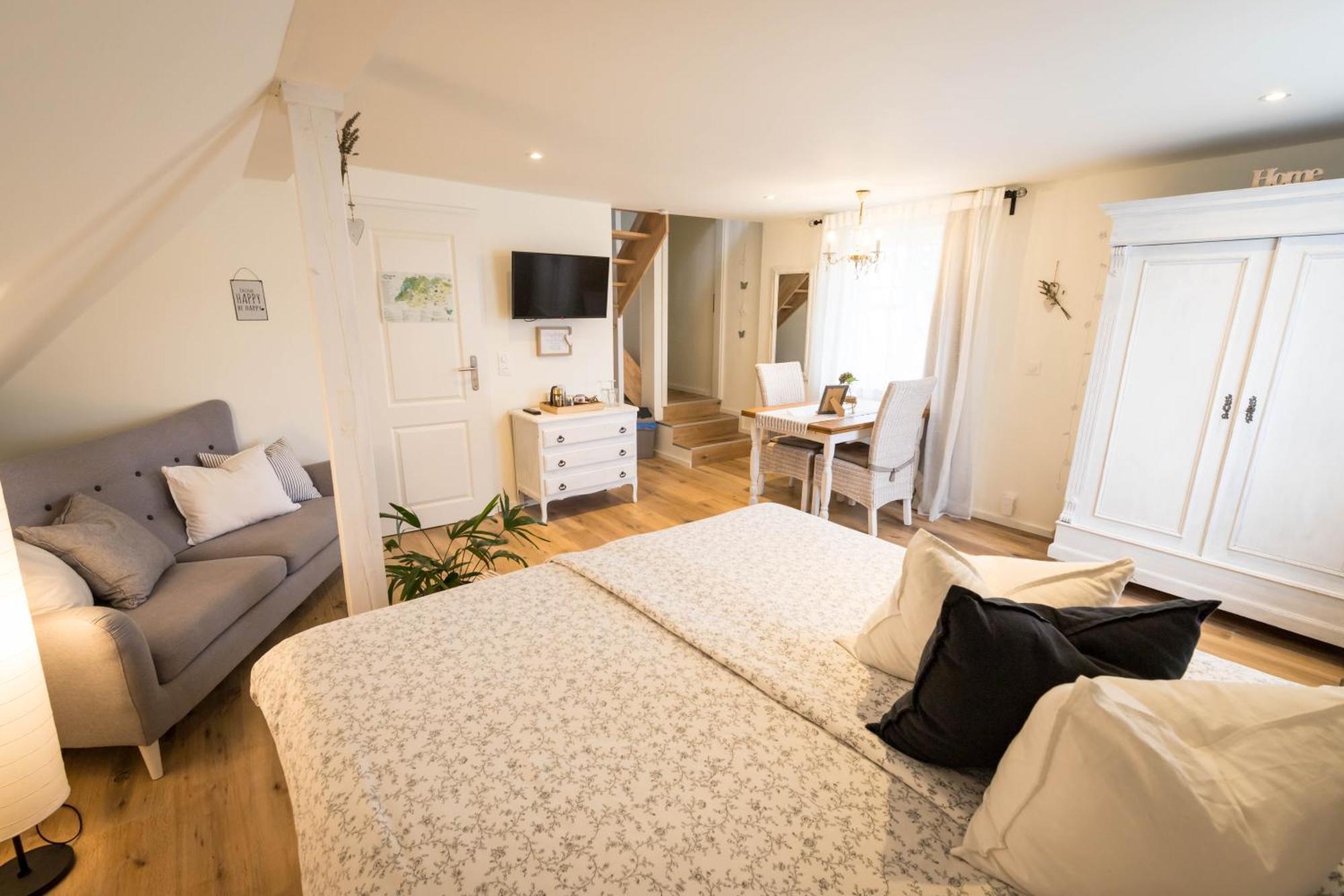 Romantik-Suite Nordelsass B&B Oberhoffen-les-Wissembourg Exterior photo